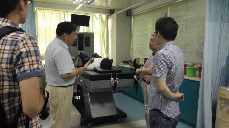 飛龍醫(yī)療董事長講解外星艙功能原理